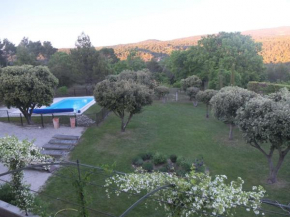 Гостиница superb house with private swimming pool  Соман-Де-Воклюз